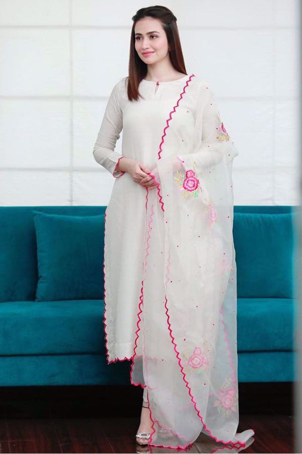 Pakisthani stylish white set