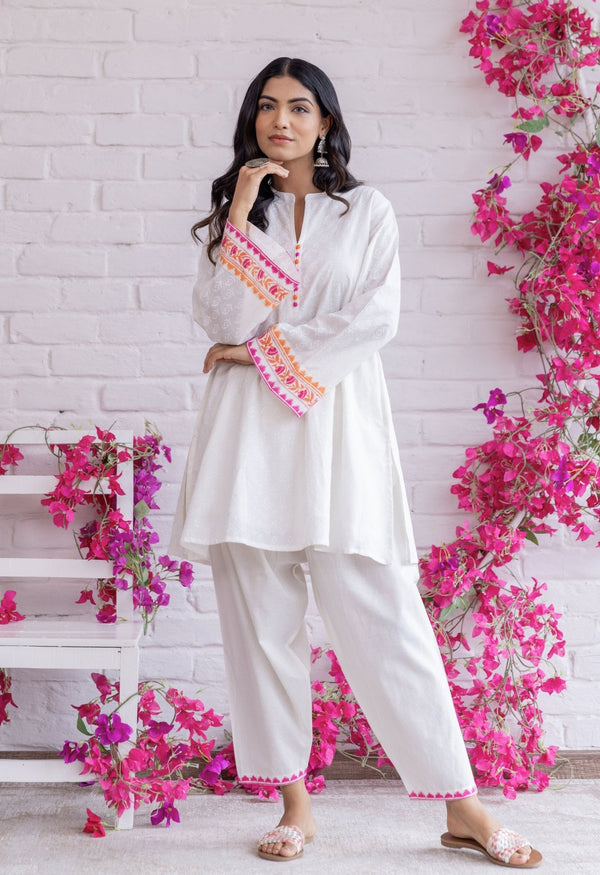 WHITE HAND  PRINTED COORD SET