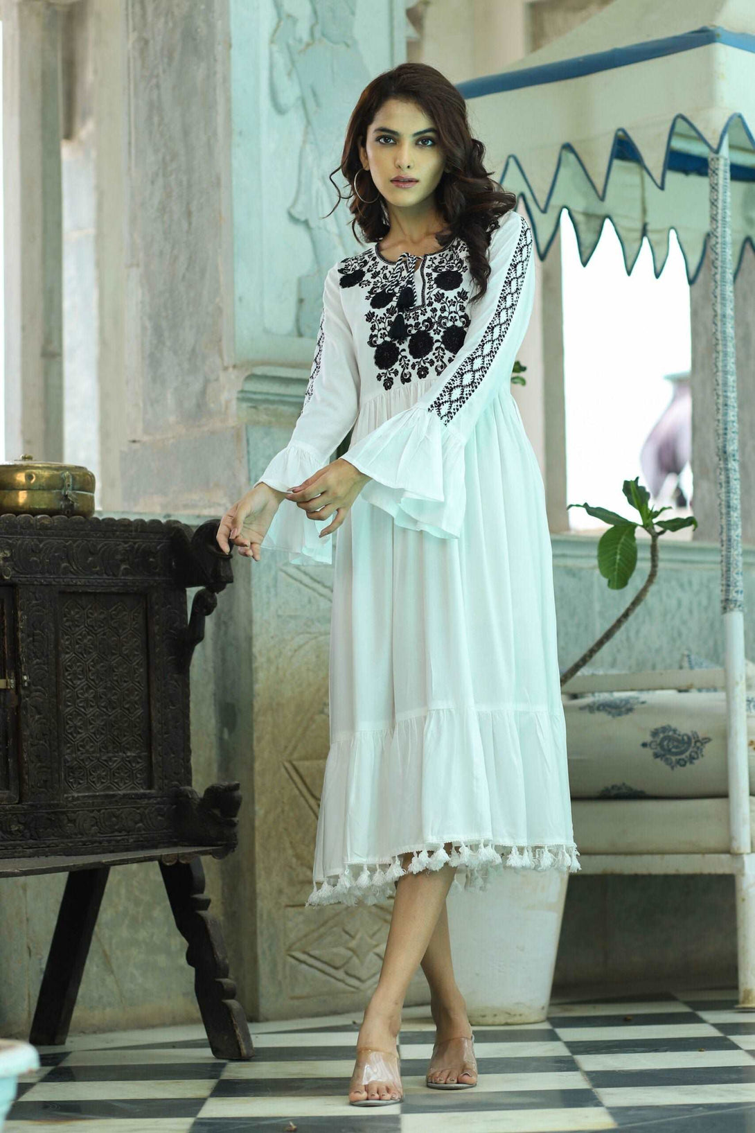 LINEN FABRIC EMBROIDERY MIDI DRESS COLOR OFF-WHITE