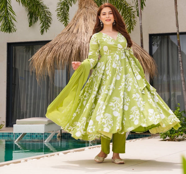 Lush Green Glow Cotton Suit Set