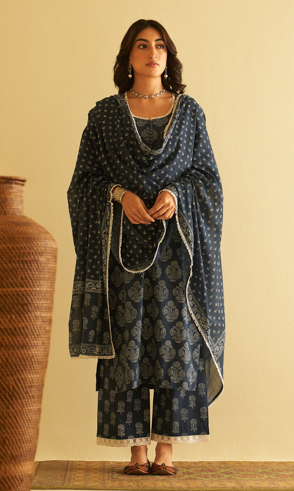 Screen Printed Midnight Blue Mughal Buti Straight Kurta With Palazzo And Dupatta.(Set Of 3)